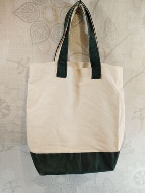 Architectural Digest Two-Tone Shoulder Tote Bag - Cream and Dark Green